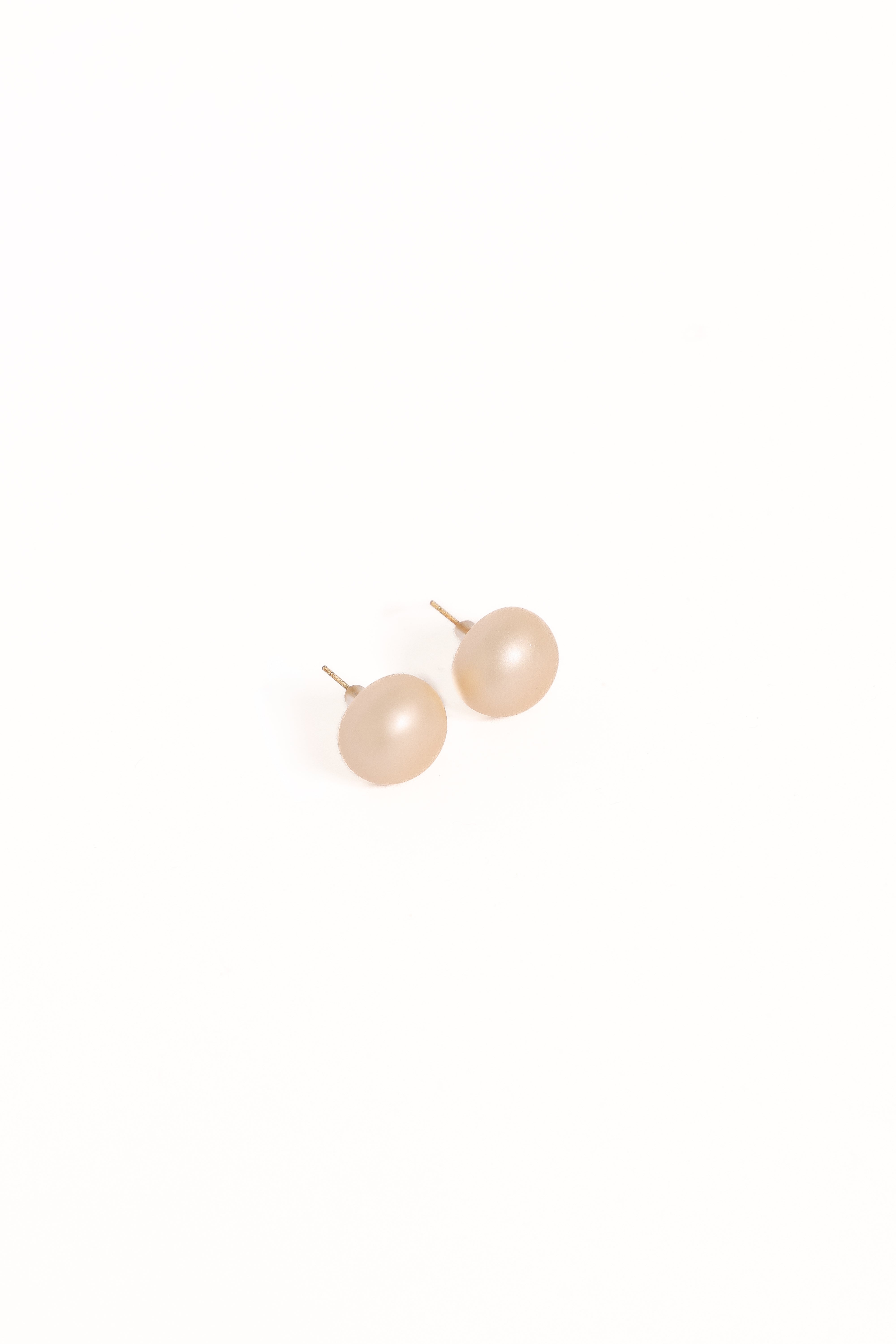 Adalee Stud Earrings - Pearl