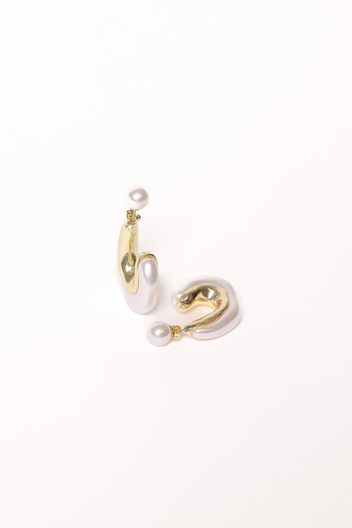 Paola Earrings - Gold/Pearl